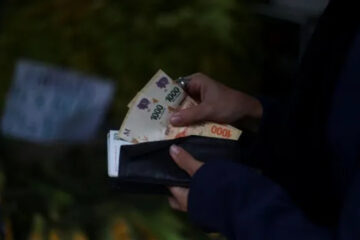 Los salarios le ganaron a la inflación en julio por cuarto mes al hilo