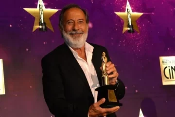 Francella se llevó el Martín Fierro de Oro: «Hermosa noche, ¿verdad?» Francella se llevó el Martín Fierro de Oro: «Hermosa noche, ¿verdad?»