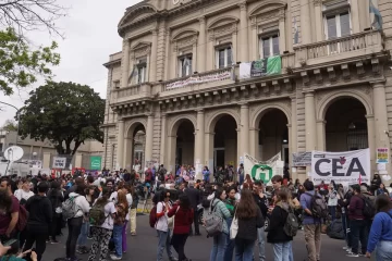 Marcha atrás: El Gobierno ahora asegura que no cerrará el hospital de salud mental Laura Bonaparte