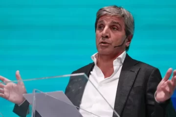 Caputo: “El modelo de seguir pagando salarios miserables se terminó”