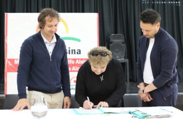 Firma de Títulos de Propiedad en el Distrito: 33 Familias aseguraron la Tenencia de sus Viviendas