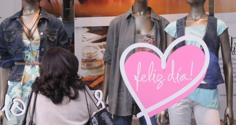 Día de la Madre: en un contexto de recesión, proyectan un gasto promedio de $55.800 por regalo Día de la Madre: en un contexto de recesión, proyectan un gasto promedio de $55.800 por regalo