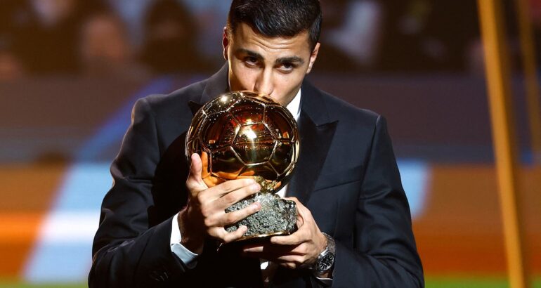 Rodri ganó el Balón de Oro, Lautaro quedó 7° y el Dibu Martínez fue el mejor arquero Rodri ganó el Balón de Oro, Lautaro quedó 7° y el Dibu Martínez fue el mejor arquero