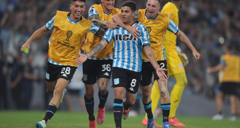 Racing finalista de la Copa Sudamericana! Racing finalista de la Copa Sudamericana!
