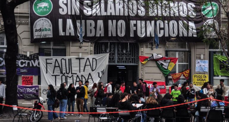 El Gobierno les ofreció a las universidades un aumento de fondos a cambio de que retiren la demanda judicial El Gobierno les ofreció a las universidades un aumento de fondos a cambio de que retiren la demanda judicial