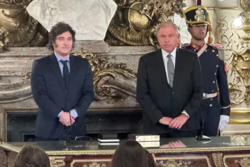Werthein juró como nuevo canciller: “Te mandan señales las fuerzas del cielo” Werthein juró como nuevo canciller: “Te mandan señales las fuerzas del cielo”