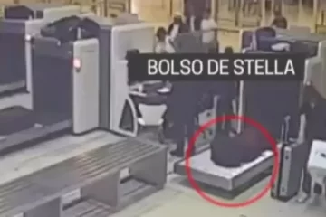 Un conocido polista de Coronel Suárez fue filmado robando una mochila en el Aeropuerto de Ezeiza Un conocido polista de Coronel Suárez fue filmado robando una mochila en el Aeropuerto de Ezeiza
