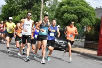 Cristian Cabrera y Natalia Velázquez, ganadores del 6K en Santa Rosa