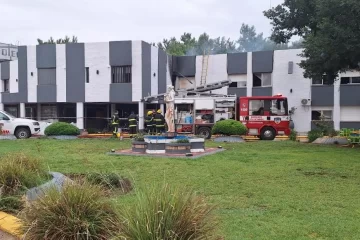 Trágico incendio en un hotel de Castex: Dos muertos