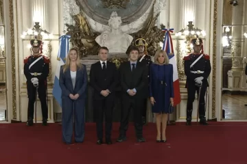 Luego de agasajarlo con una cena en Olivos, Milei recibe a Macron en la Casa Rosada