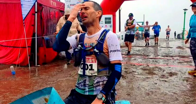 Vuelta al Lago Epecuén: Lucas Negro y Mariana Allende ganaron los 60K bajo la lluvia Vuelta al Lago Epecuén: Lucas Negro y Mariana Allende ganaron los 60K bajo la lluvia