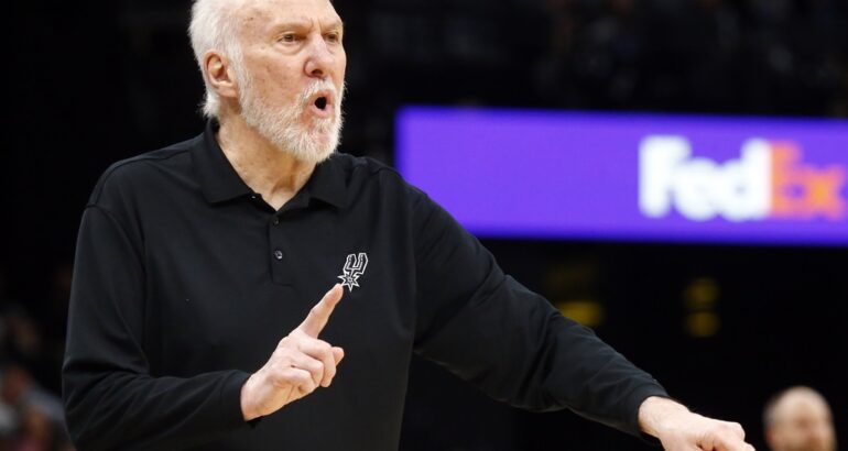 Gregg Popovich, mítico entrenador de los San Antonio Spurs sufrió un ACV Gregg Popovich, mítico entrenador de los San Antonio Spurs sufrió un ACV