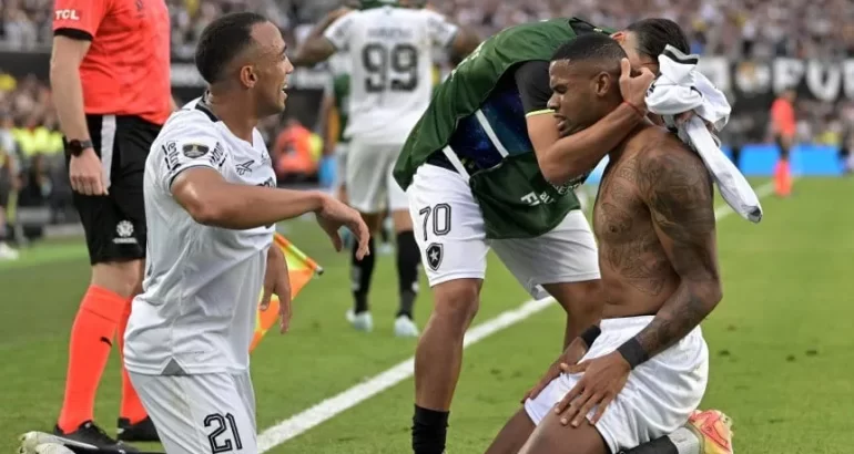 Botafogo venció a Atlético Mineiro y se consagró campeón de la Libertadores Botafogo venció a Atlético Mineiro y se consagró campeón de la Libertadores