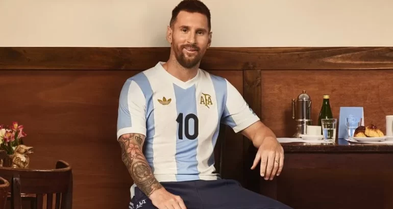 El palito de Messi a Raphinha después de la goleada a Brasil: “Siempre hablando con fútbol” El palito de Messi a Raphinha después de la goleada a Brasil: “Siempre hablando con fútbol”