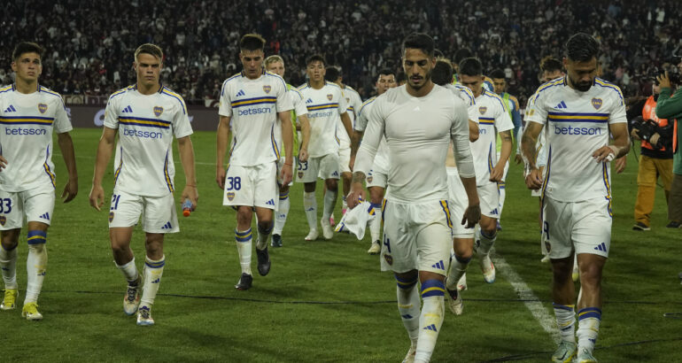 Boca no levanta cabeza y perdió con Lanús Boca no levanta cabeza y perdió con Lanús