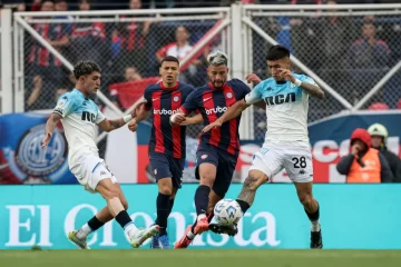 Racing se lo dio vuelta a San Lorenzo y quedó a tres puntos de Velez