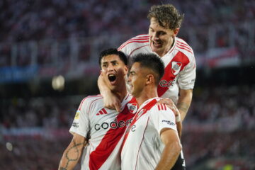 River goleó 3-0 a Barracas y se prende en la pelea por la Liga