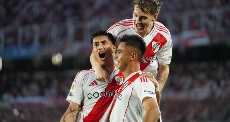 Un River súper reforzado pone primer ante la U. de Chile Un River súper reforzado pone primer ante la U. de Chile