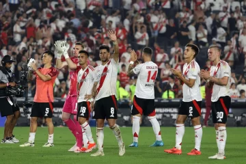River busca acercarse a Vélez en su visita a Independiente Rivadavia