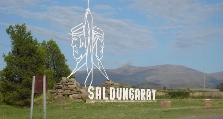 Tragédia en Saldungaray: Un trabajador rural murió tras ser golpeado por una rama mientras cortaba árboles Tragédia en Saldungaray: Un trabajador rural murió tras ser golpeado por una rama mientras cortaba árboles