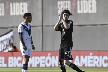 Jugó un minuto y no tocó la pelota, el papelón de Riestra