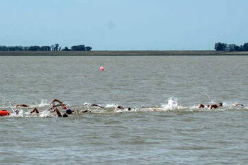 Cochicó se prepara para una nueva edición del Cruce a Nado al lago