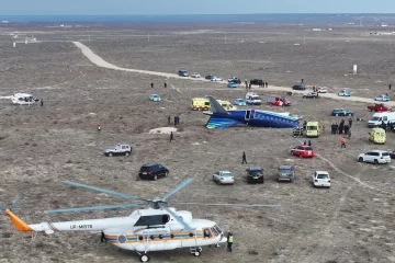 Tragédia aérea: Se estrelló un avión de pasajeros en Kazajistán