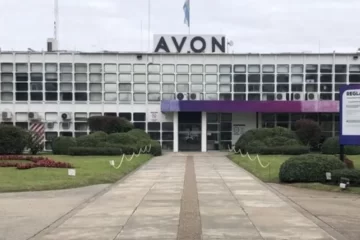 Avon cerró la planta de San Fernando y despidió a casi 300 trabajadores Avon cerró la planta de San Fernando y despidió a casi 300 trabajadores