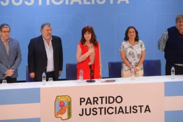 Con críticas al Gobierno, Cristina asumió la presidencia del PJ