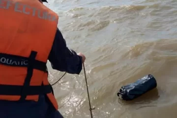Bahía Blanca: encuentran cuatro bolsos con más de 100 kilos de cocaína en la ría Bahía Blanca: encuentran cuatro bolsos con más de 100 kilos de cocaína en la ría