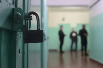 El Gobierno eliminó un programa de salud que atendía a los presos