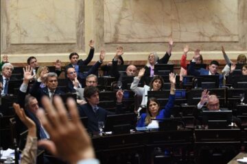 Los Senadores se quedaron sin aumento, pero con un «aguinaldo» de 2,5 millones de pesos