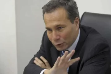 Comodoro Py le pidió a Milei que desclasifique documentos de la SIDE para investigar la muerte de Nisman Comodoro Py le pidió a Milei que desclasifique documentos de la SIDE para investigar la muerte de Nisman