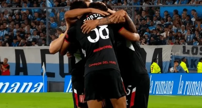 Partidazo y show de goles en Avellaneda: Estudiantes venció 5 a 4 a Racing Partidazo y show de goles en Avellaneda: Estudiantes venció 5 a 4 a Racing