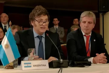 El Gobierno eliminará impuestos para reducir el costo de autos y motos