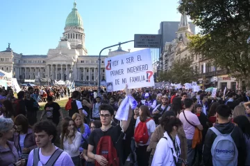 En el primer año de Milei, el presupuesto a las universidades cayó un 30% y los salarios docentes un 23%