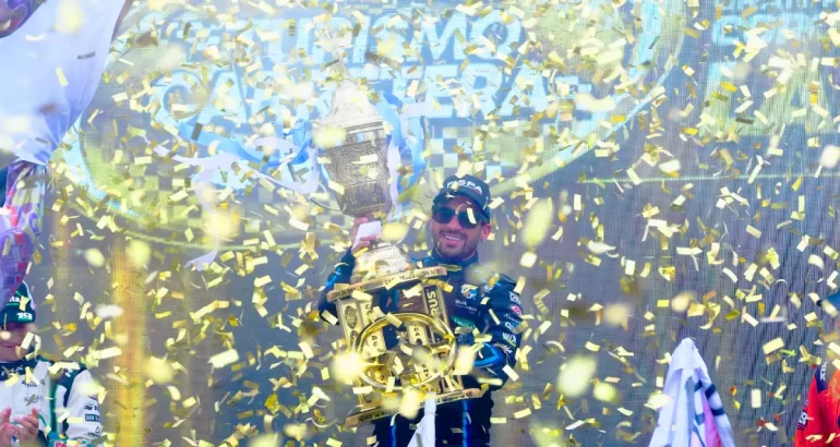 Julián Santero se consagró campeón del TC en La Plata Julián Santero se consagró campeón del TC en La Plata