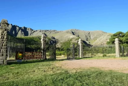 Exigen expulsar del parque Tornquist a un hombre condenado por abuso sexual Exigen expulsar del parque Tornquist a un hombre condenado por abuso sexual