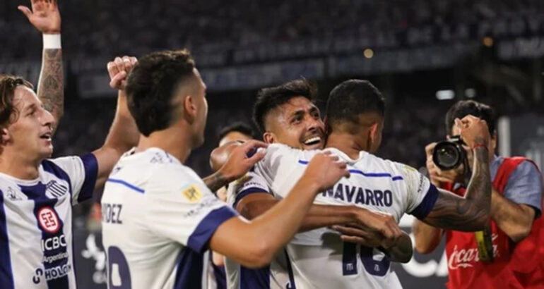 Talleres derrotó a Huracán y sueña con el título Talleres derrotó a Huracán y sueña con el título
