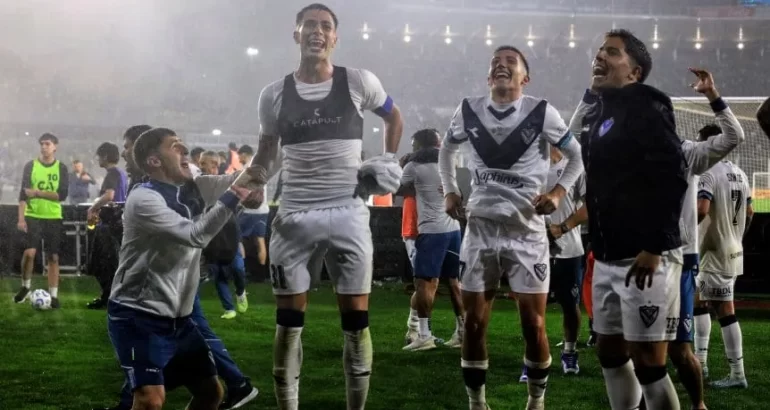 Vélez va por la gloria a Santa Fe: Si gana queda a un paso del título Vélez va por la gloria a Santa Fe: Si gana queda a un paso del título