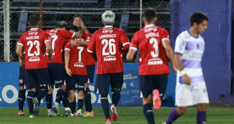 Independiente bailó a Defensor Sporting Independiente bailó a Defensor Sporting