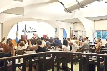 Concejales y mayores contribuyentes aprobaron el aumento del 150% de tasas para el ejercicio 2025