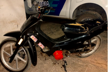 Carhué: Recuperan moto robada en la vía pública y detienen al autor del ilícito Carhué: Recuperan moto robada en la vía pública y detienen al autor del ilícito