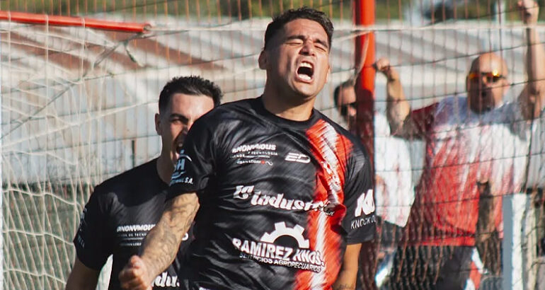 San Martín de Carhué le ganó a Atlético Huanguelén y quedó a un paso del campeonato San Martín de Carhué le ganó a Atlético Huanguelén y quedó a un paso del campeonato