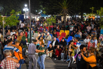 Al Diente: el evento más sabroso volvió a conquistar Carhué Al Diente: el evento más sabroso volvió a conquistar Carhué