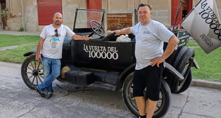 Un Histórico Ford T llegó a Carhué reviviendo un emblema automovilístico Un Histórico Ford T llegó a Carhué reviviendo un emblema automovilístico