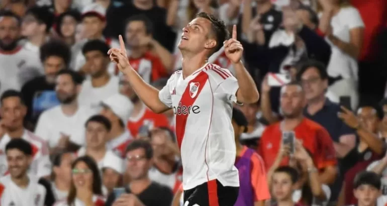 Con dos golazos, River venció a México Con dos golazos, River venció a México