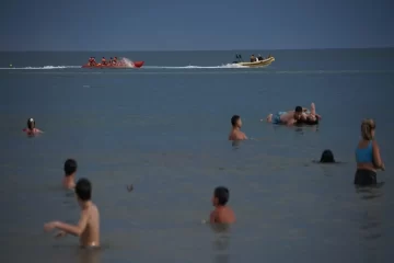 Quedó atrapado en la hélice de «la banana» en Las Grutas: está grave