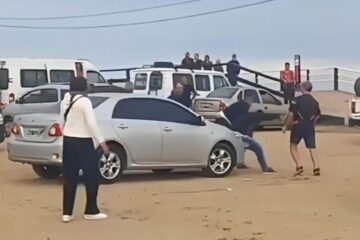 Villa Gesell: un turista terminó a las trompadas con un trapito que le pedía $ 20.000 para estacionar Villa Gesell: un turista terminó a las trompadas con un trapito que le pedía $ 20.000 para estacionar
