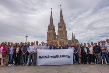 Provincia lleva a Nación a la justicia por un multimillonario desvío de fondos que debieron usarse para reparar rutas Provincia lleva a Nación a la justicia por un multimillonario desvío de fondos que debieron usarse para reparar rutas